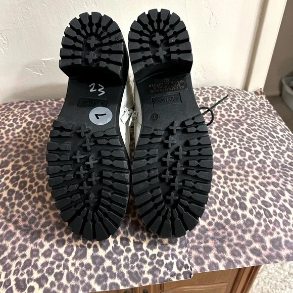 Women's White Lace-Up Boots - Picture 4 of 4